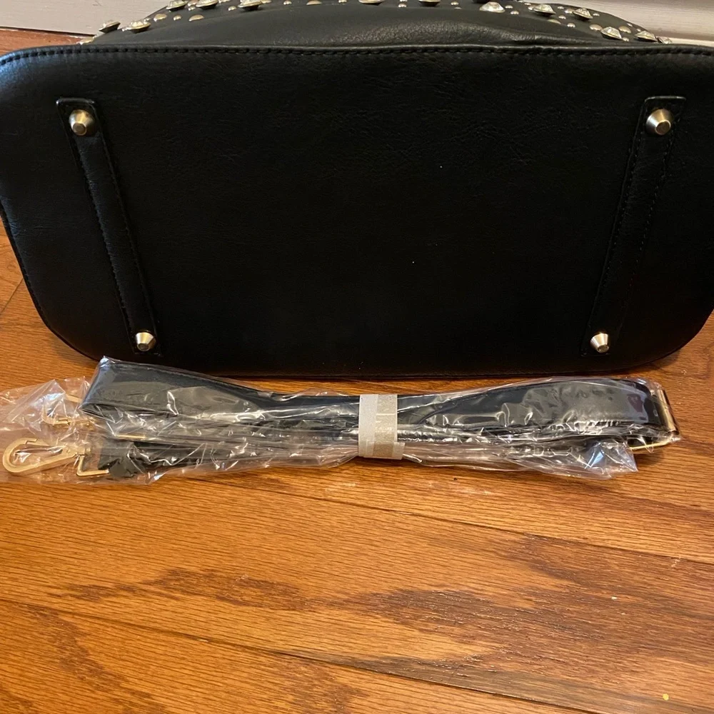 LA TERRE FASHION LIMITED BLACK PURSE - Picture 5 of 11